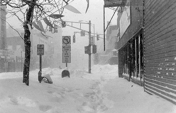 Smith Street Blizzard of 1996. It’s called winter. It’s hap- pened before. It will happen again. *Photo by Paul W. Wang