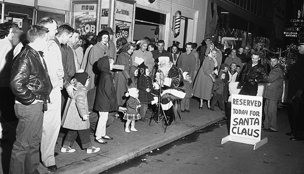 santa (2)Fb smith st at the  movie house 1950s