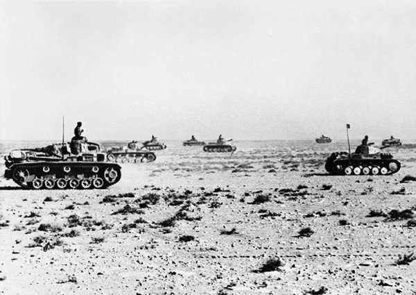 German tanks advance in the desert shortly before the Battle of Sollum, Operation Battle-ax. Source: Wikipedia.