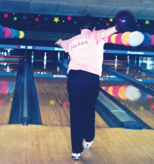 Barbara M. Skokan bowls.