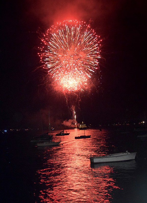 SLIDE SHOW Patriotic Boat Parade & Fireworks Spectacular The Amboy